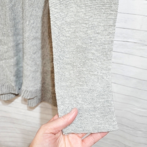 EILEEN FISHER GRAY LONG LINED LIGHT SWEATER, 50% LINEN, SZ XS LIKE NEW! - Picture 4 of 8